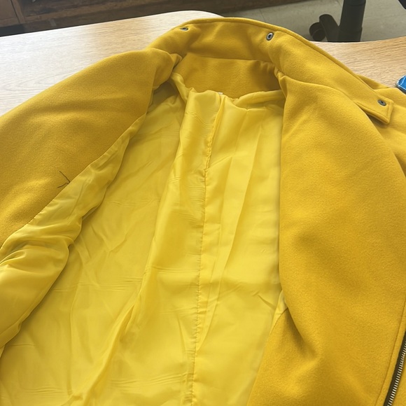 Jacket - Picture 2 of 8